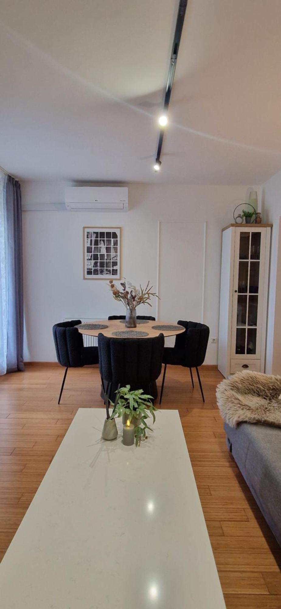 Apartment Rose Сесвете Екстериор снимка