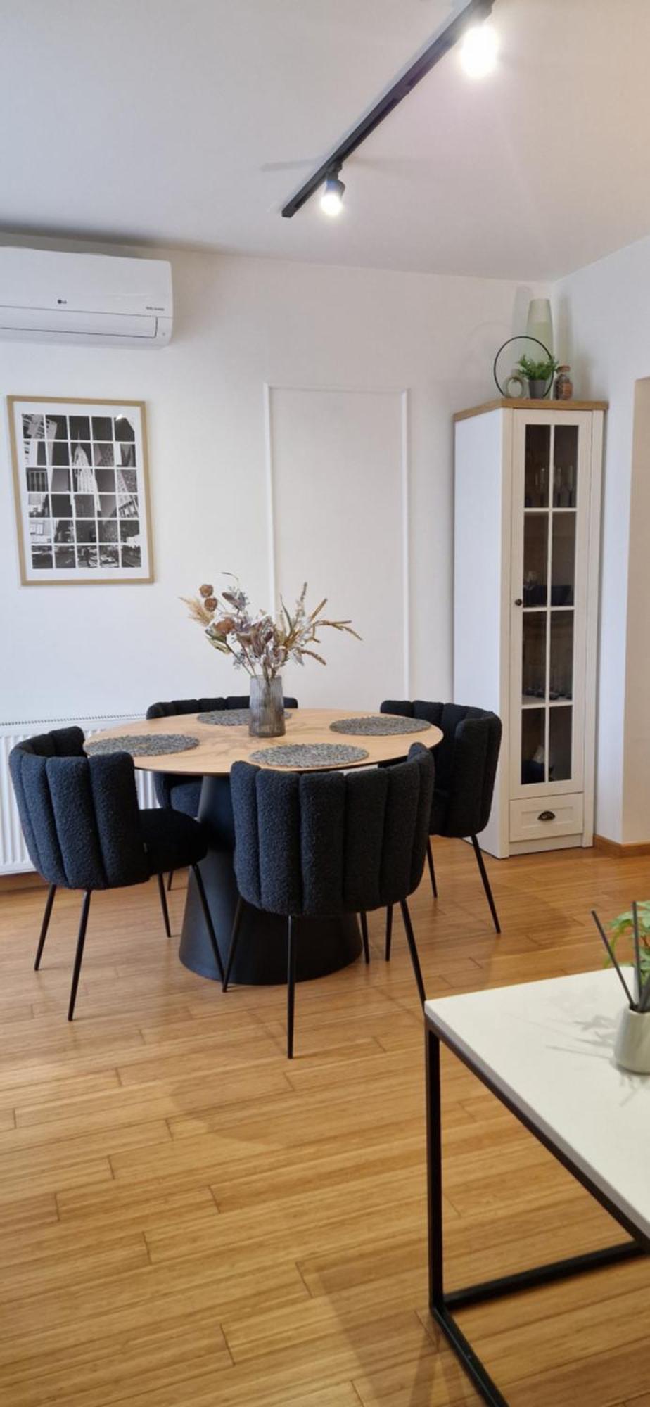 Apartment Rose Сесвете Екстериор снимка